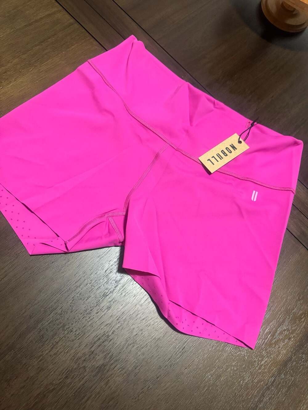 Nobull High-Rise 4 Short Size XL Fuchsia